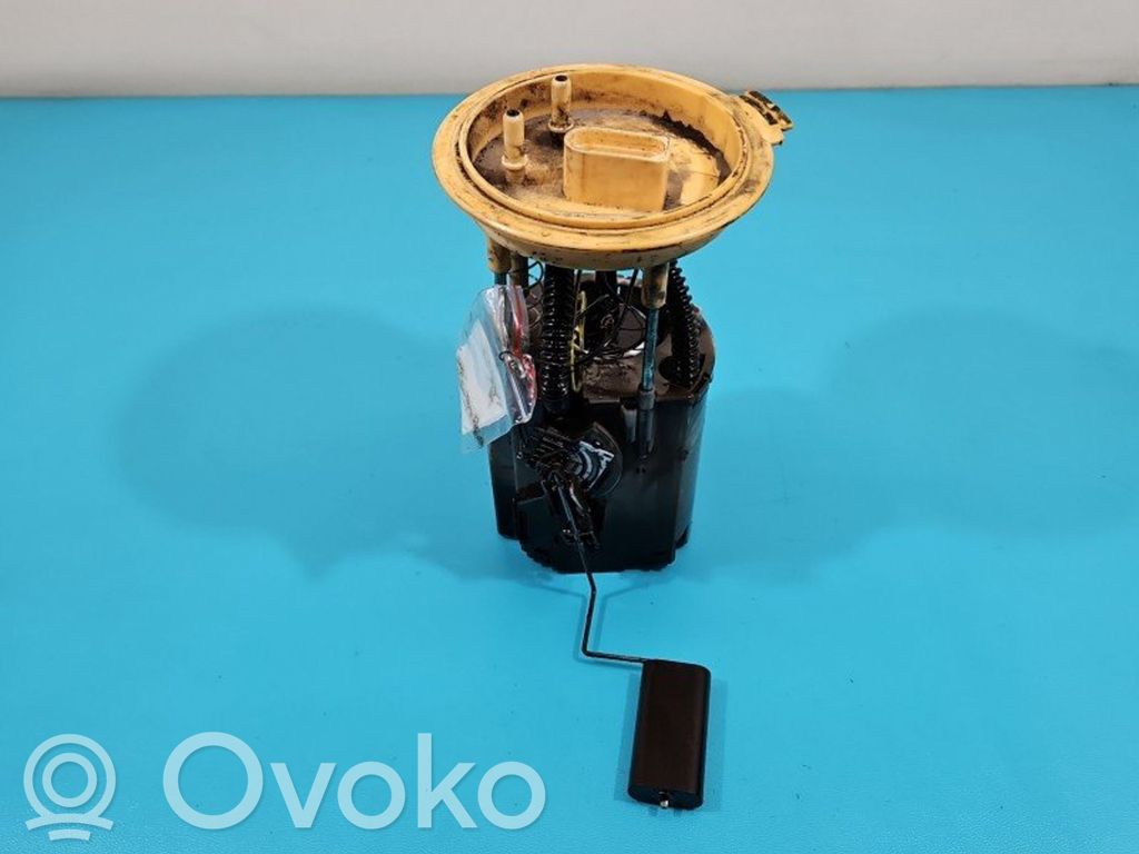 Volkswagen Golf V Bomba interna de combustible 