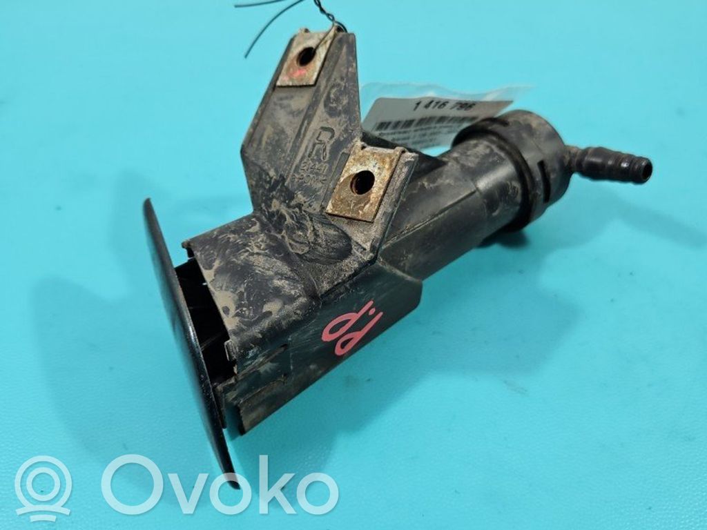 Toyota Avensis T250 Ugello a spruzzo lavavetri per faro