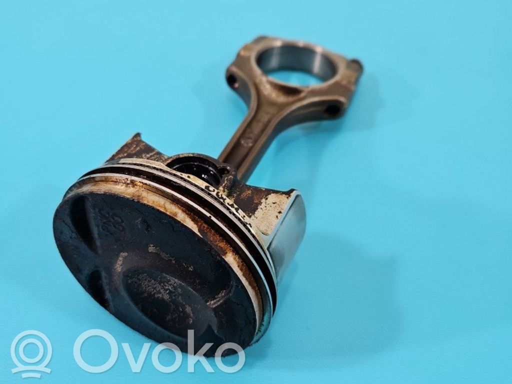 Honda FR-V Piston 