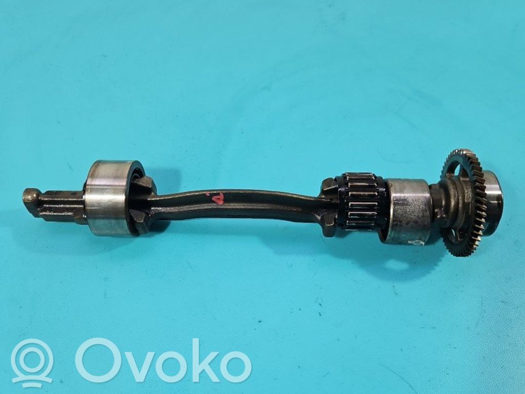 Volkswagen PASSAT B8 Wałek wyrównoważający 