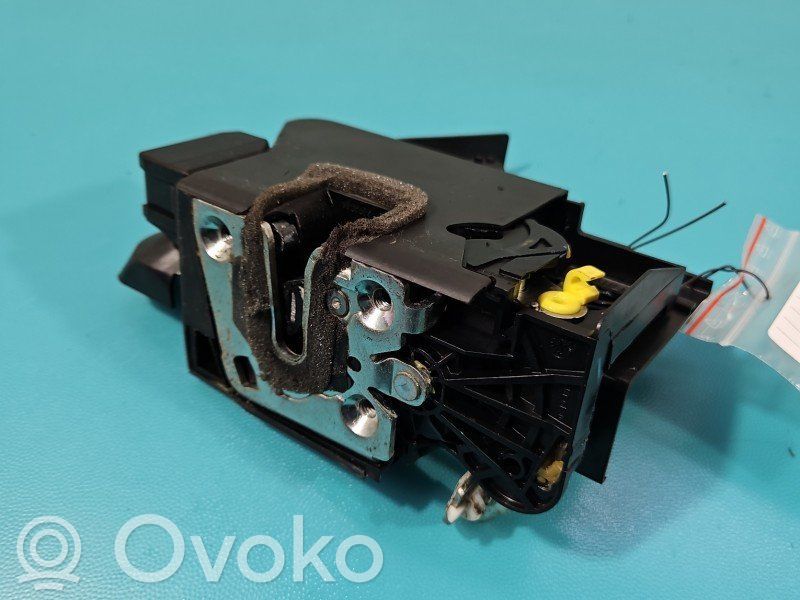 Dacia Sandero III Front door lock 