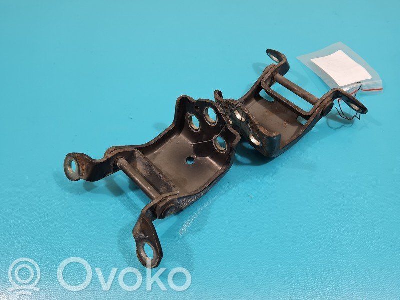 Toyota Land Cruiser (J200) Charnière de hayon