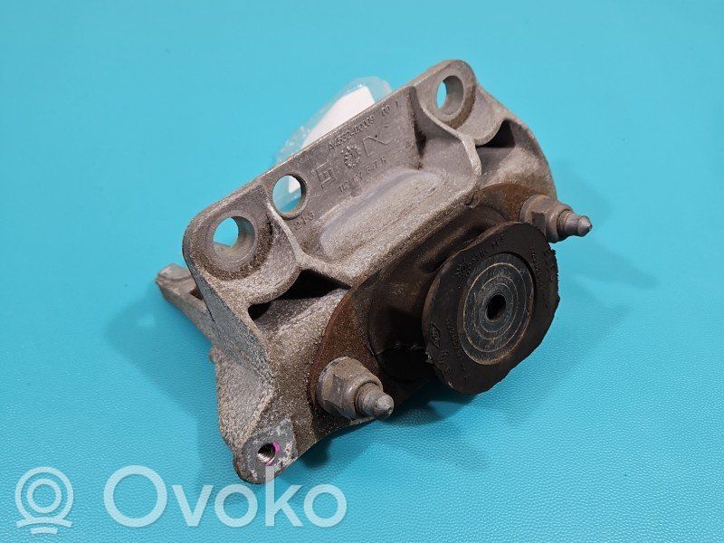 Renault Twingo III Engine mount vacuum valve 