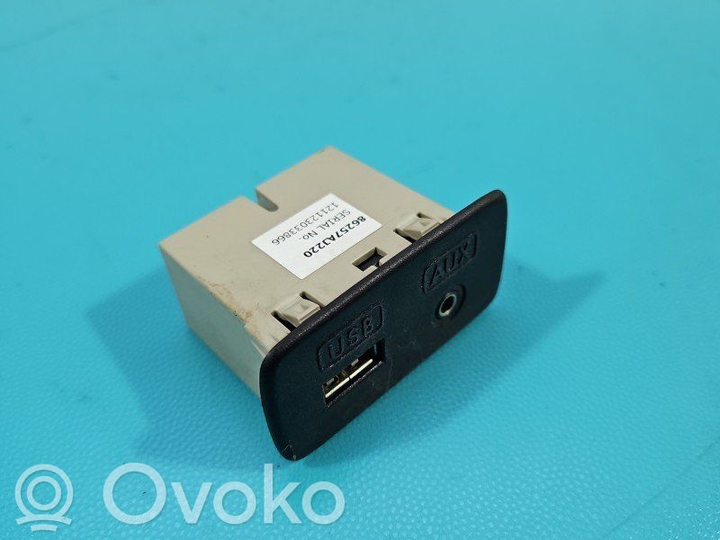 Subaru Forester SJ Enchufe conector USB 