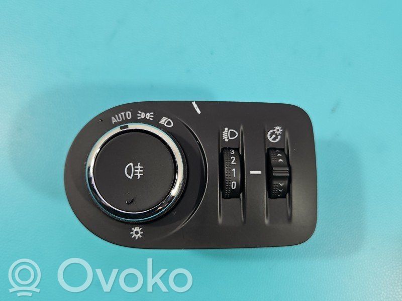 Opel Corsa F Light switch 