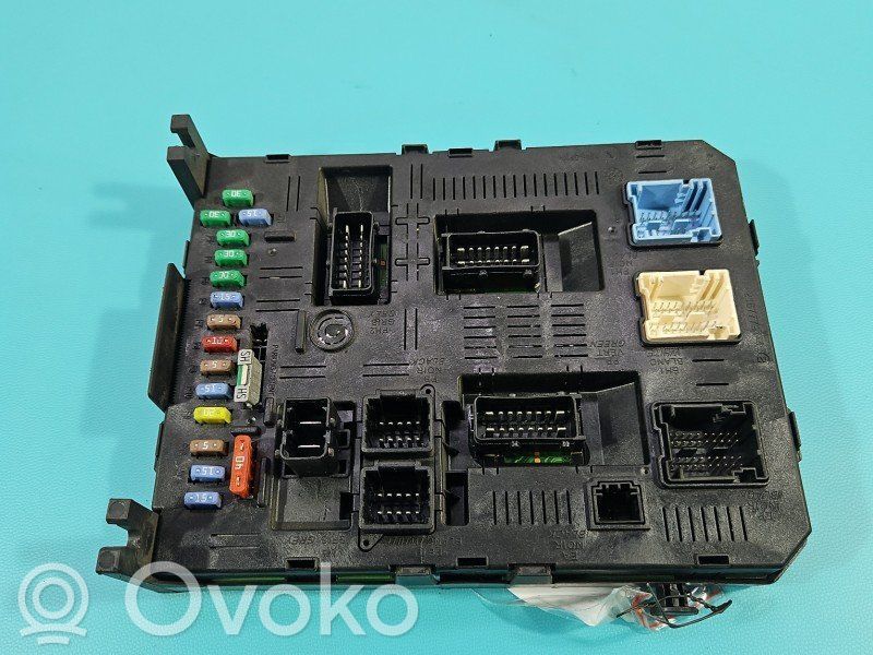 Citroen C5 Korin keskiosan ohjainlaite 