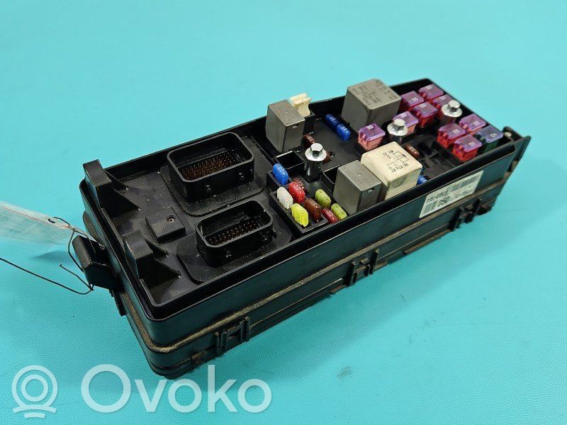 KIA Carnival Fuse box set 