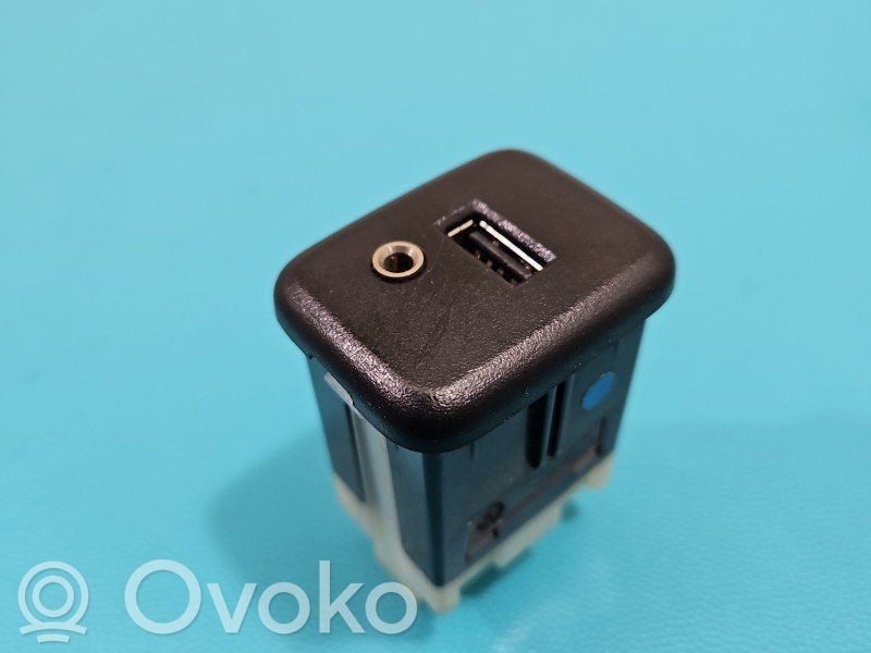 Opel Mokka USB-pistokeliitin 