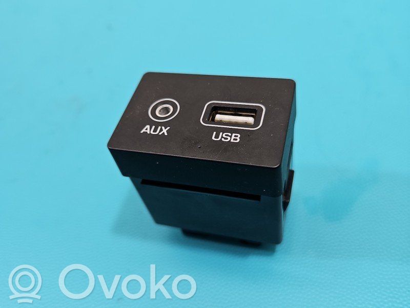 Hyundai i20 (GB IB) Enchufe conector USB 