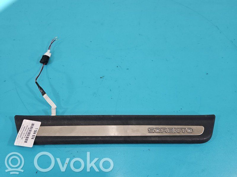 KIA Sorento Rivestimento vano piedi laterale 