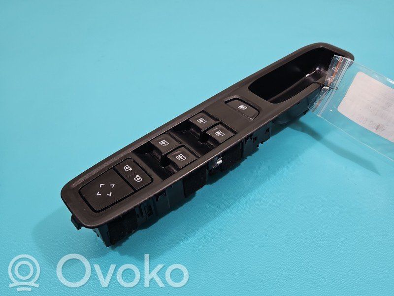 Dacia Sandero III Electric window control switch 