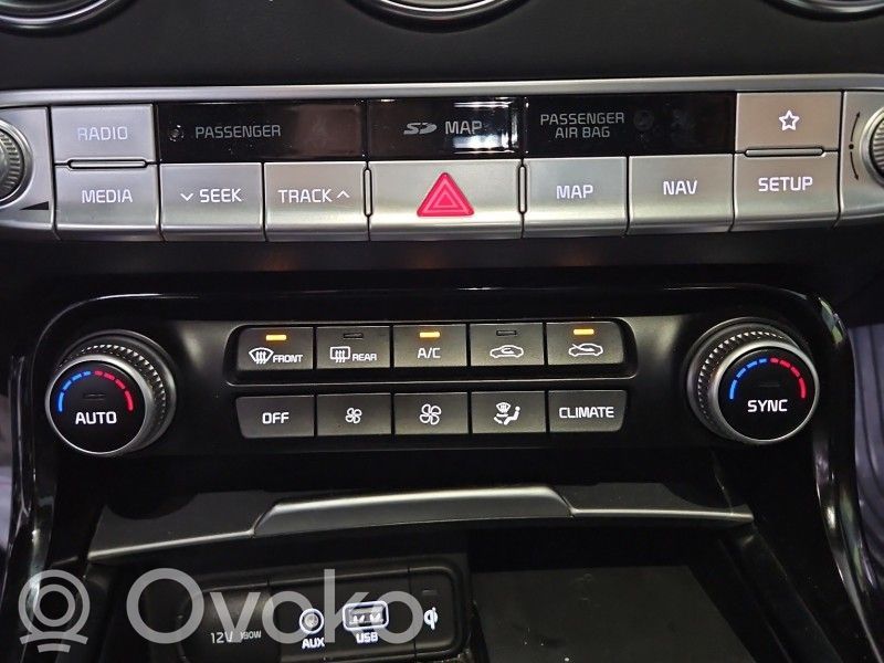 KIA Stinger Climate control/heater control trim 