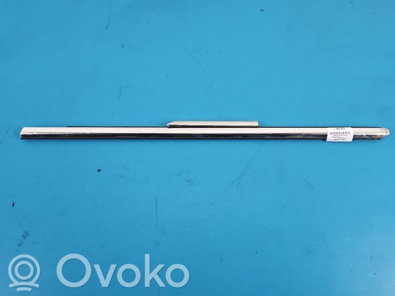 Maserati Quattroporte Rivestimento della portiera anteriore (modanatura) 