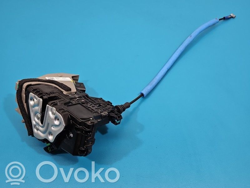 KIA Ceed Priekšpusē slēdzene 