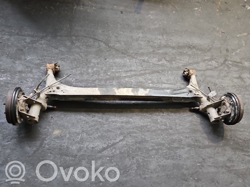 Toyota Corolla E120 E130 Poutre d'essieu arrière 