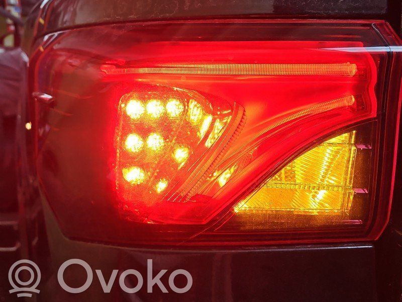 Toyota Avensis T270 Lampă spate în caroserie 