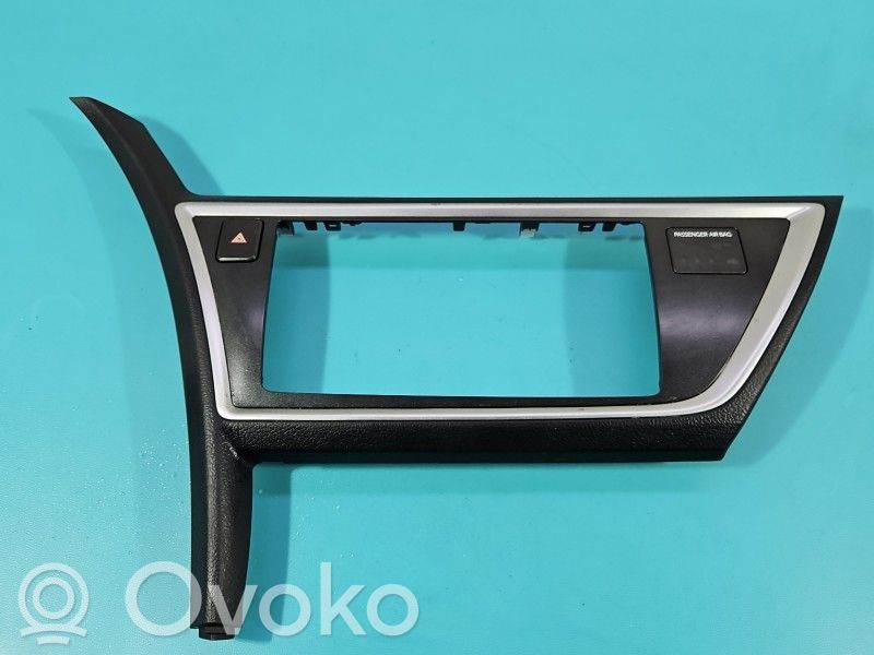Toyota Auris E180 Rivestimento del pannello 