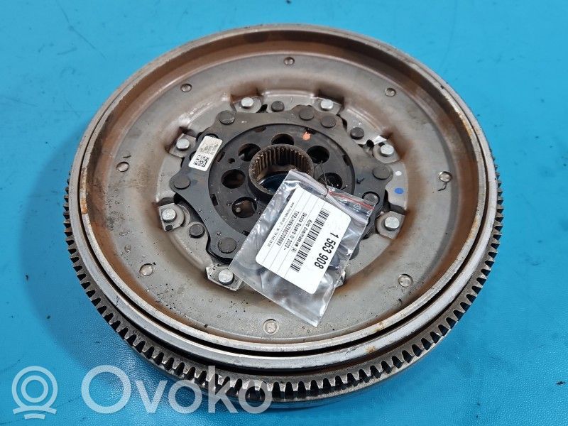 Skoda Superb B9 Kaksoismassavauhtipyörä 