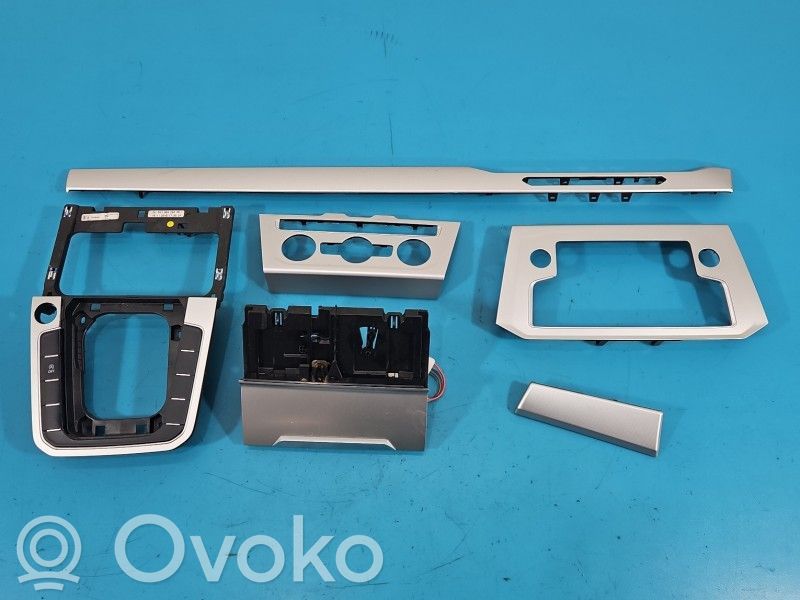 Ozdoba tunelu środkowego   3G1858069,IMPRK1570785,3G1853261N,3G1853262AB,3G1857962,3G1863042,3G1863100,3G1863284