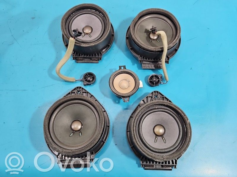 Opel Insignia B Front door speaker 