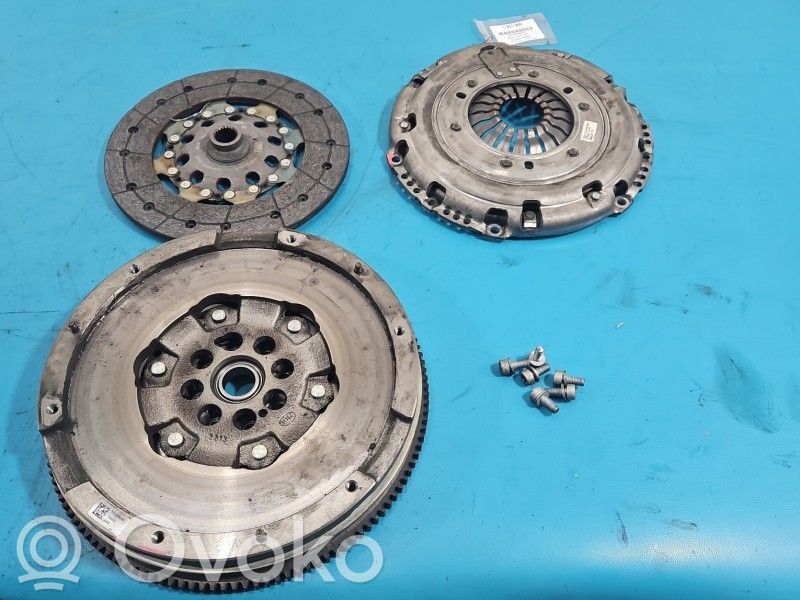 Renault Trafic III (X82) Dual mass flywheel 