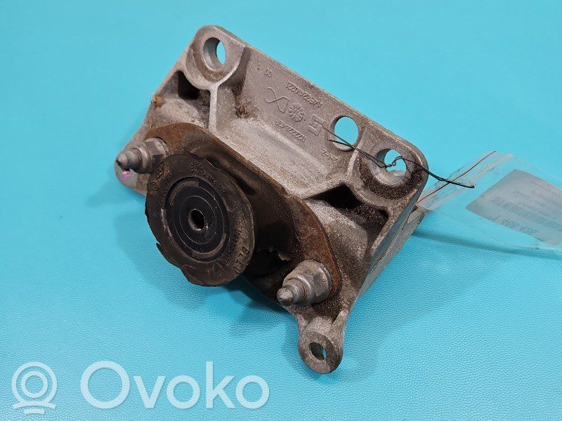 Renault Twingo III Engine mount vacuum valve 