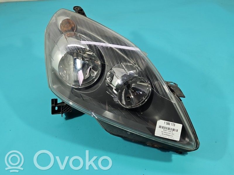 Opel Zafira B Lampa przednia 