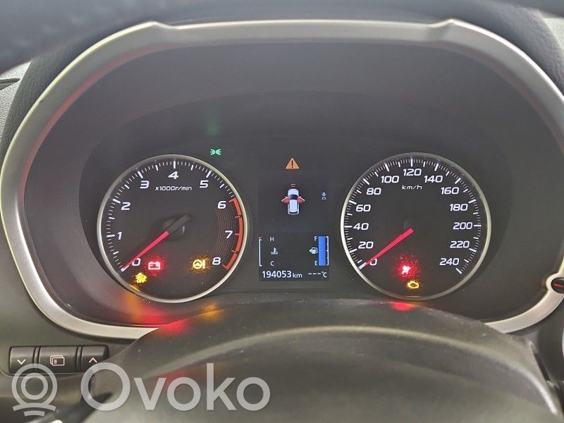 Mitsubishi Eclipse Cross Spidometrs (instrumentu panelī) 