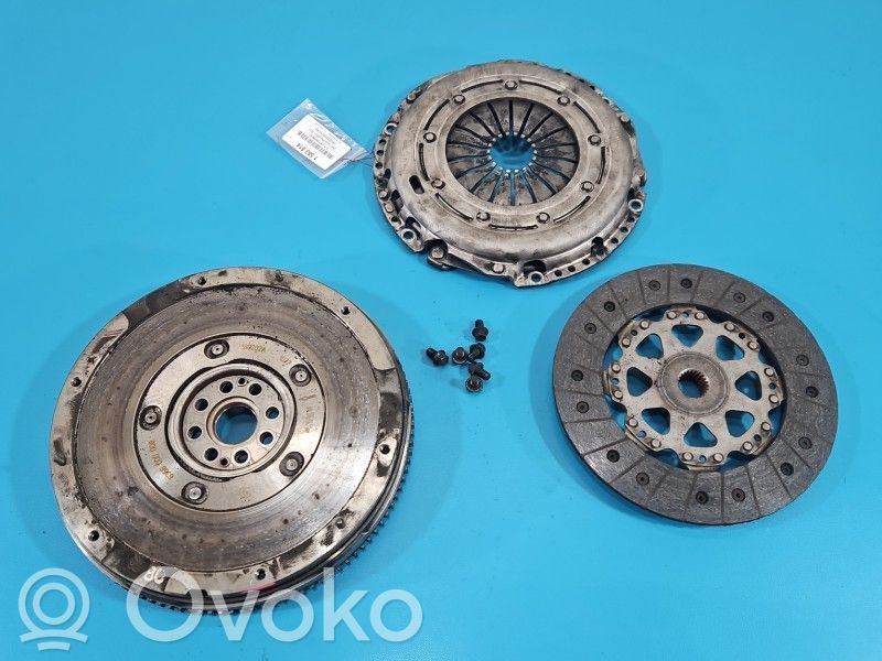 Ford Focus Plaukiojantis dviejų masių smagratis 