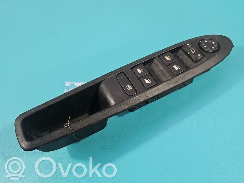 Citroen C4 II Electric window control switch 