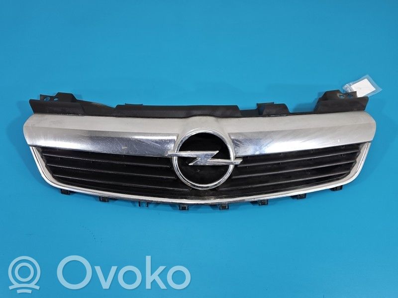 Opel Zafira B Maskownica / Grill / Atrapa górna chłodnicy 