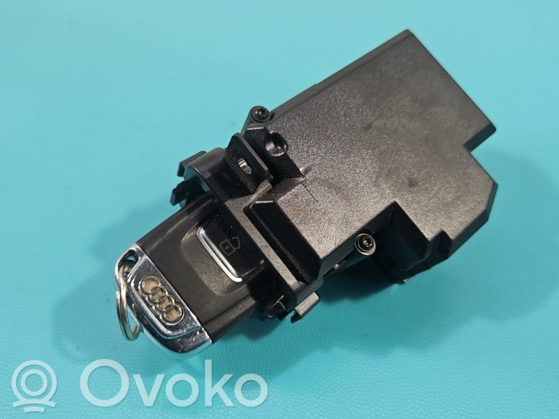 Audi A4 S4 B8 8K Užvedimo spynelė 