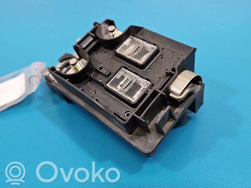 Toyota Corolla E210 E21 Pluskaapeli (akku) 
