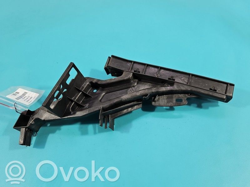Ford Focus Kita variklio skyriaus detalė 