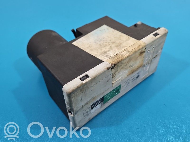 Audi A4 S4 B5 8D Central locking vacuum pump 
