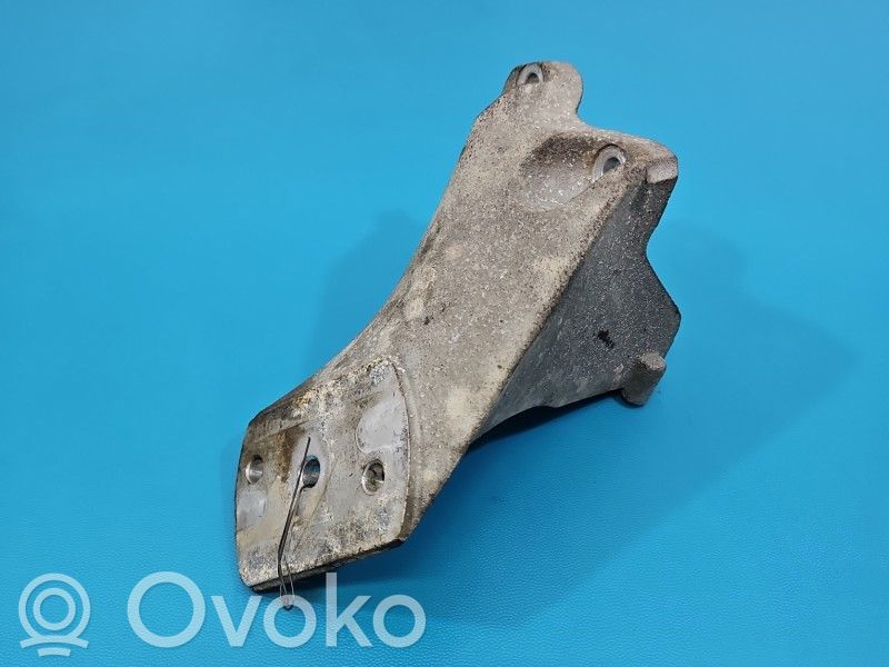 Bentley Continental Engine mounting bracket 