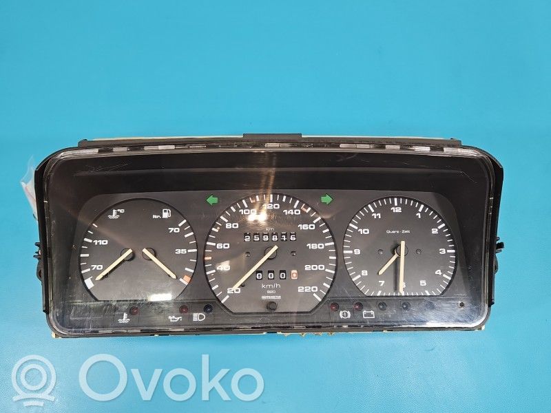 Volkswagen PASSAT B3 Licznik / Prędkościomierz 