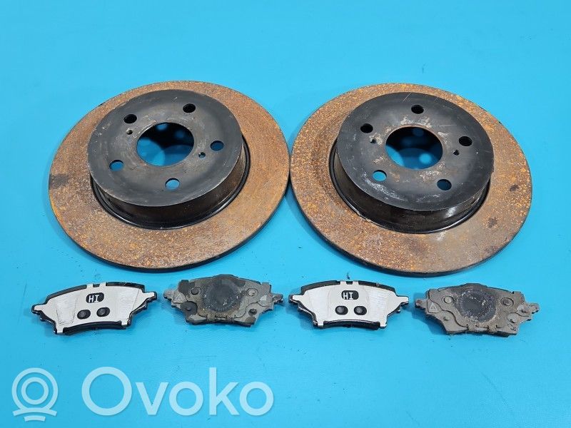 Toyota Corolla E210 E21 Set dischi freno e pinze 