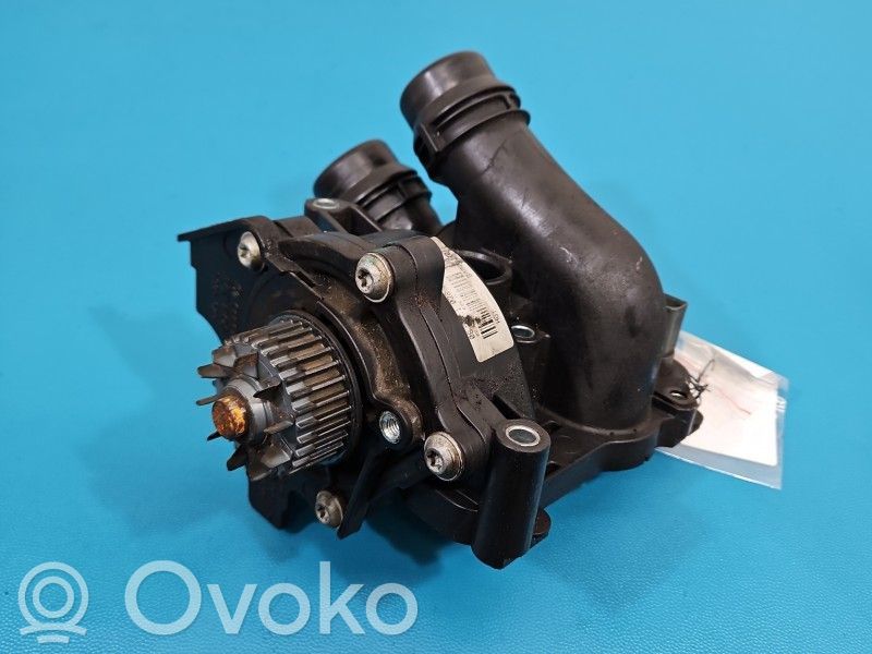 Audi A5 8T 8F Vesipumppu 