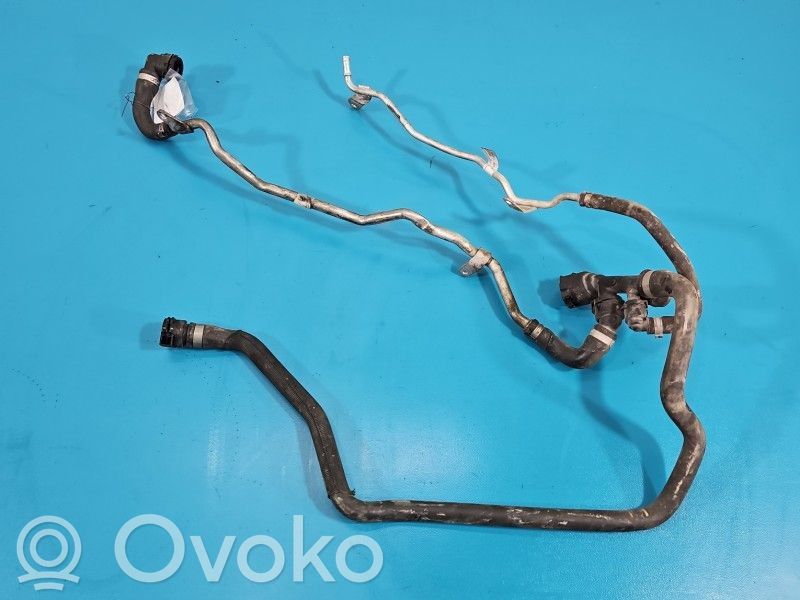 BMW 5 G30 G31 G38 Tubo flessibile del liquido di raffreddamento del motore 