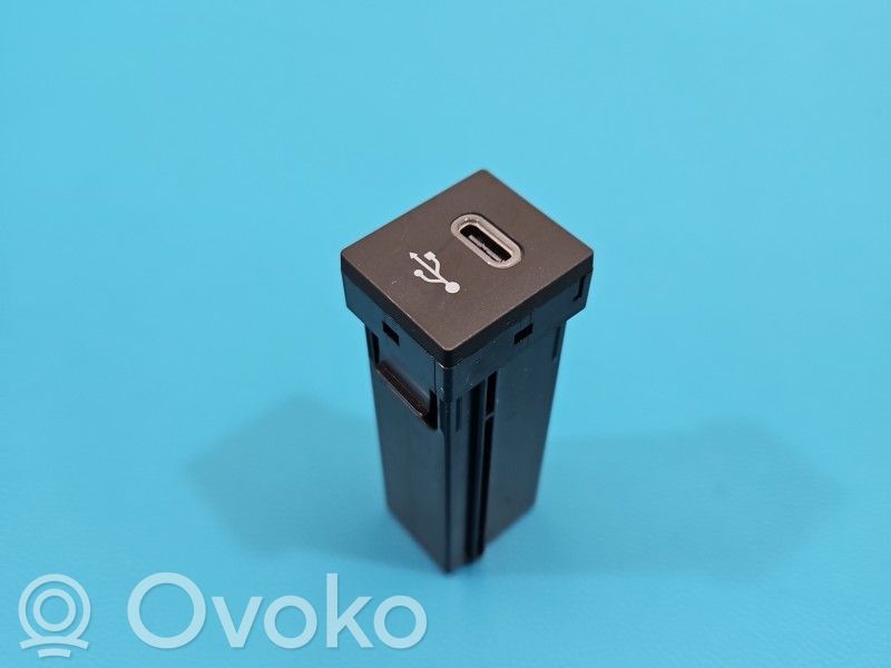 Toyota Corolla E210 E21 USB-Anschluss 