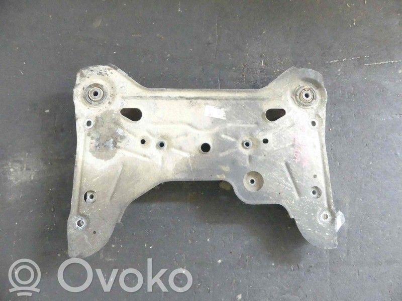 Nissan Primastar Belka osi przedniej 