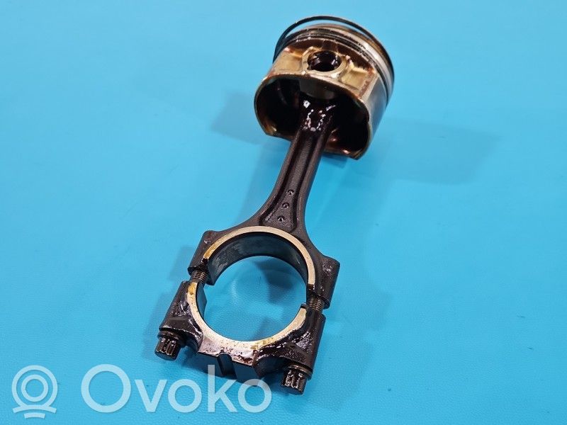 Volvo XC90 Piston