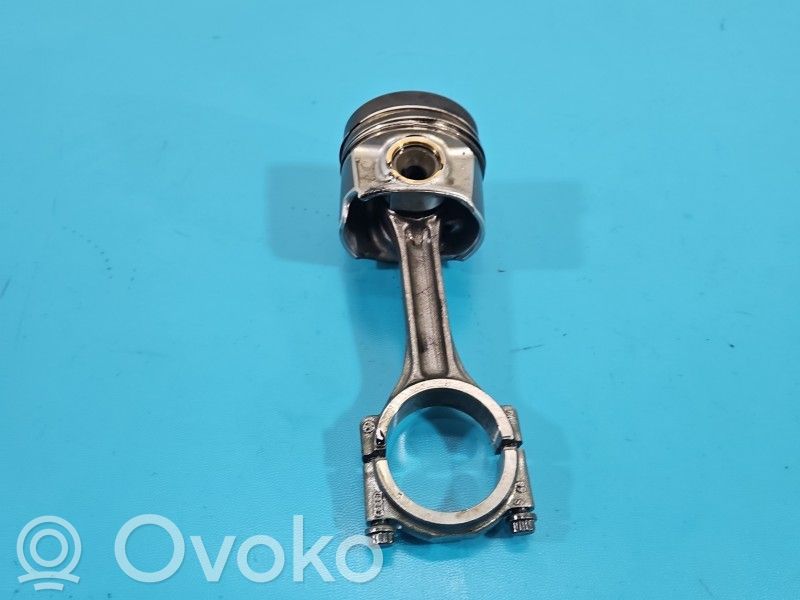 Audi A4 S4 B9 8W Pistone 