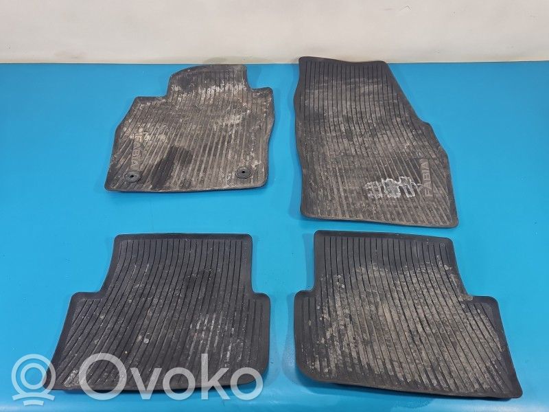 Skoda Fabia Mk4 (6VA) Tapis de sol avant 