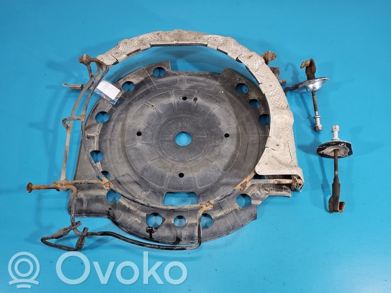 Opel Zafira C Soporte de apoyo de la rueda de repuesto