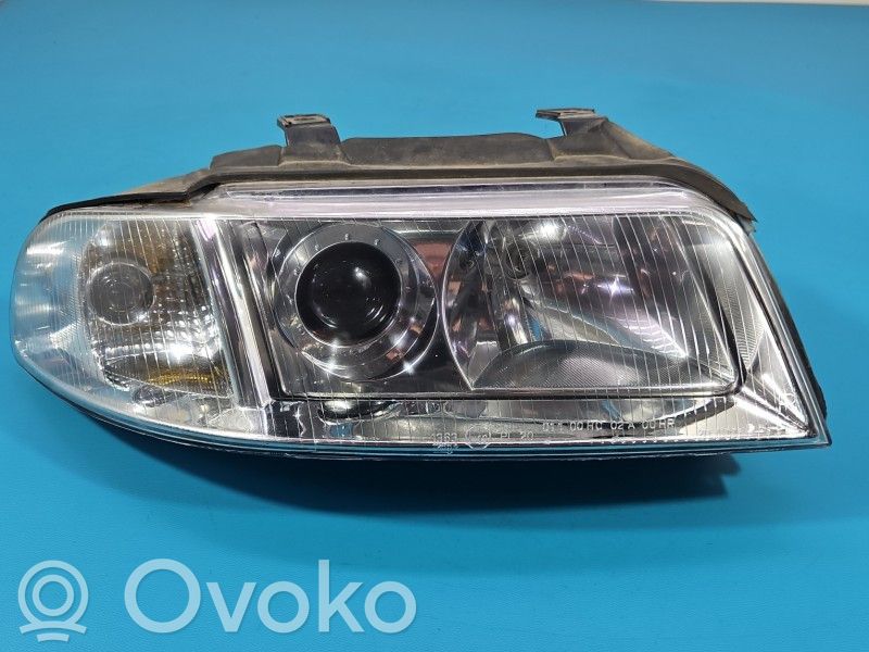 Audi A4 S4 B5 8D Phare frontale 