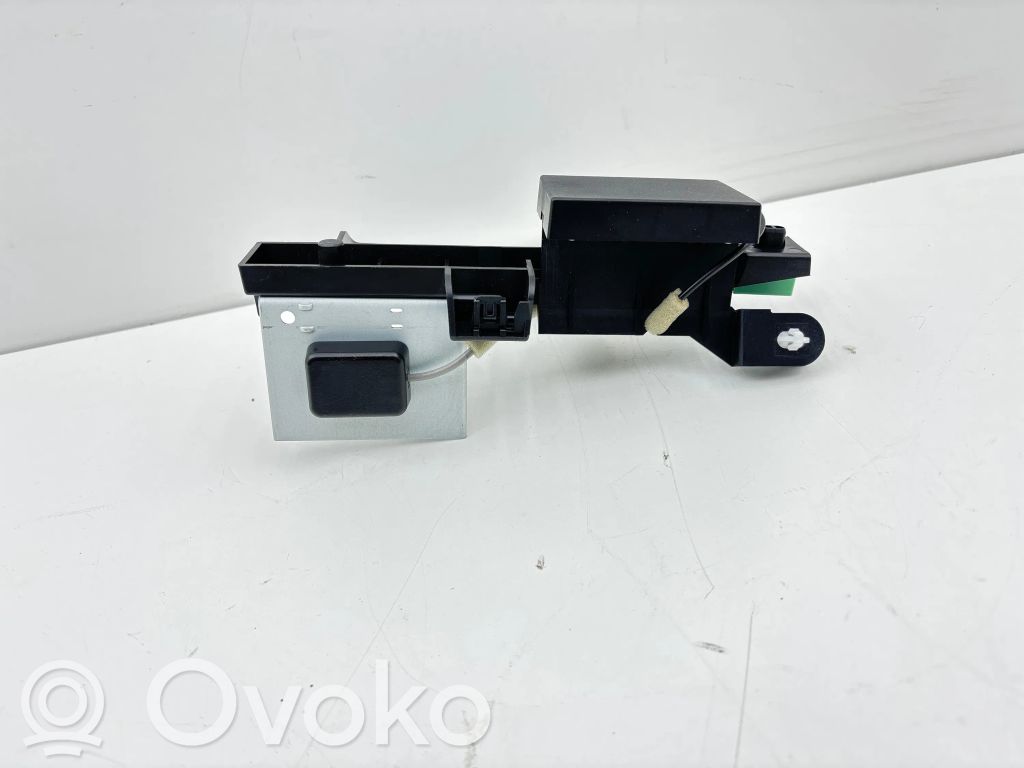 Subaru Outback (BT) GPS-pystyantenni 