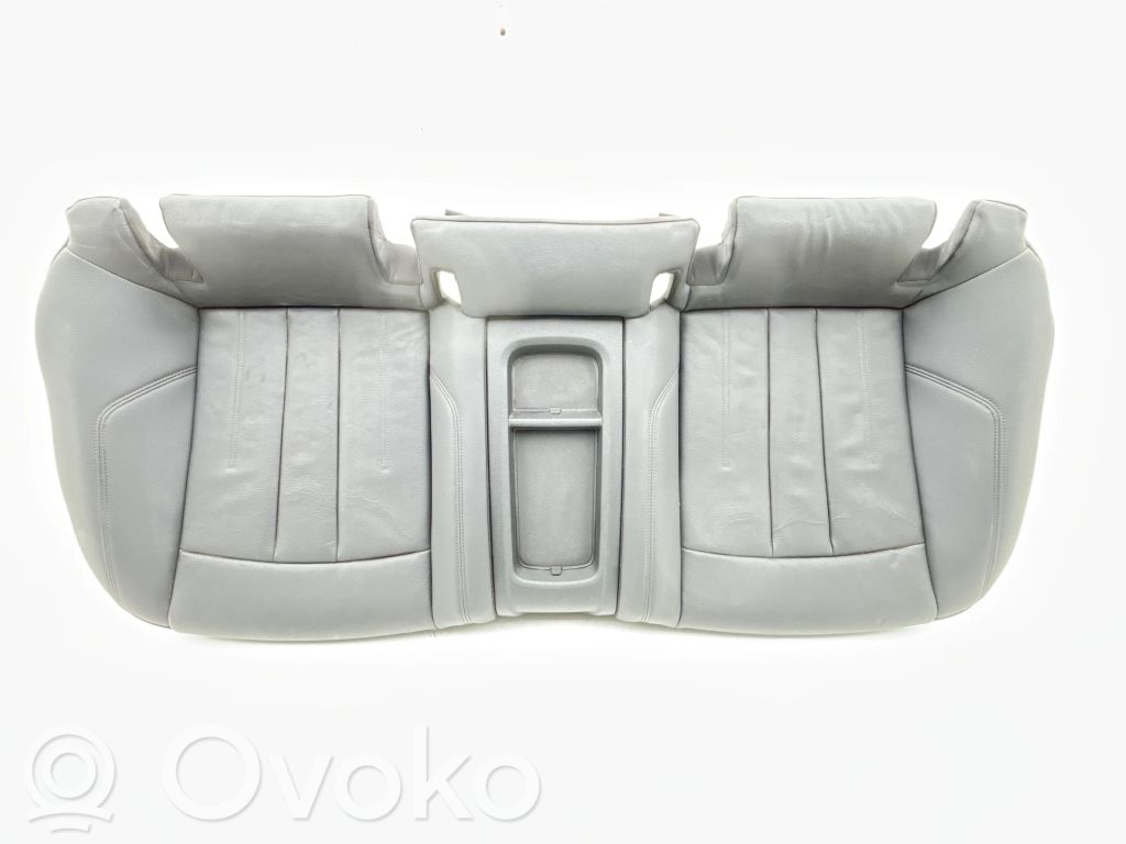 Audi A5 Takaistuin 