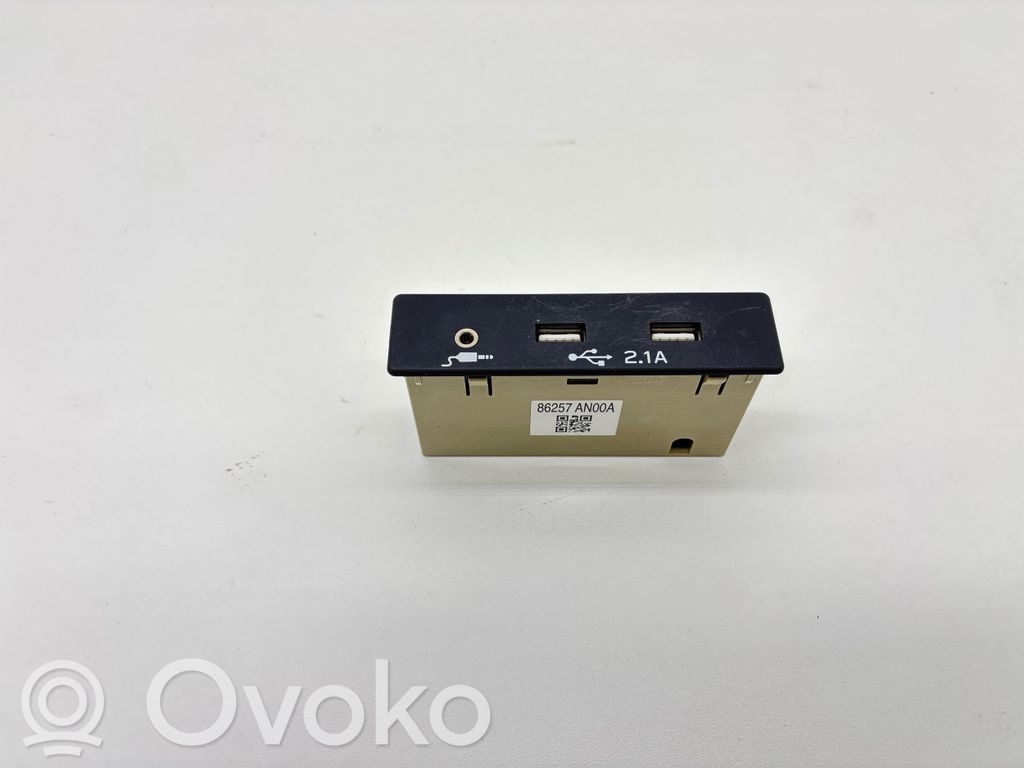 Subaru Outback (BT) USB socket connector 